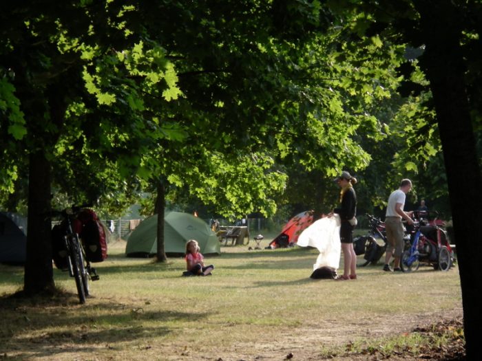 Camping le Jardin de Sully _ La Loire à Vélo
