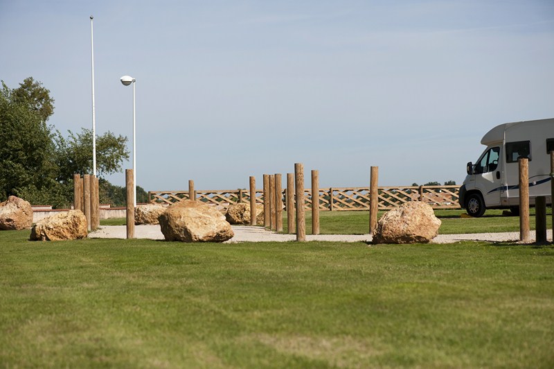 Aire de camping-car Sully-sur-Loire 1. Crédit photo : © OTSULLY