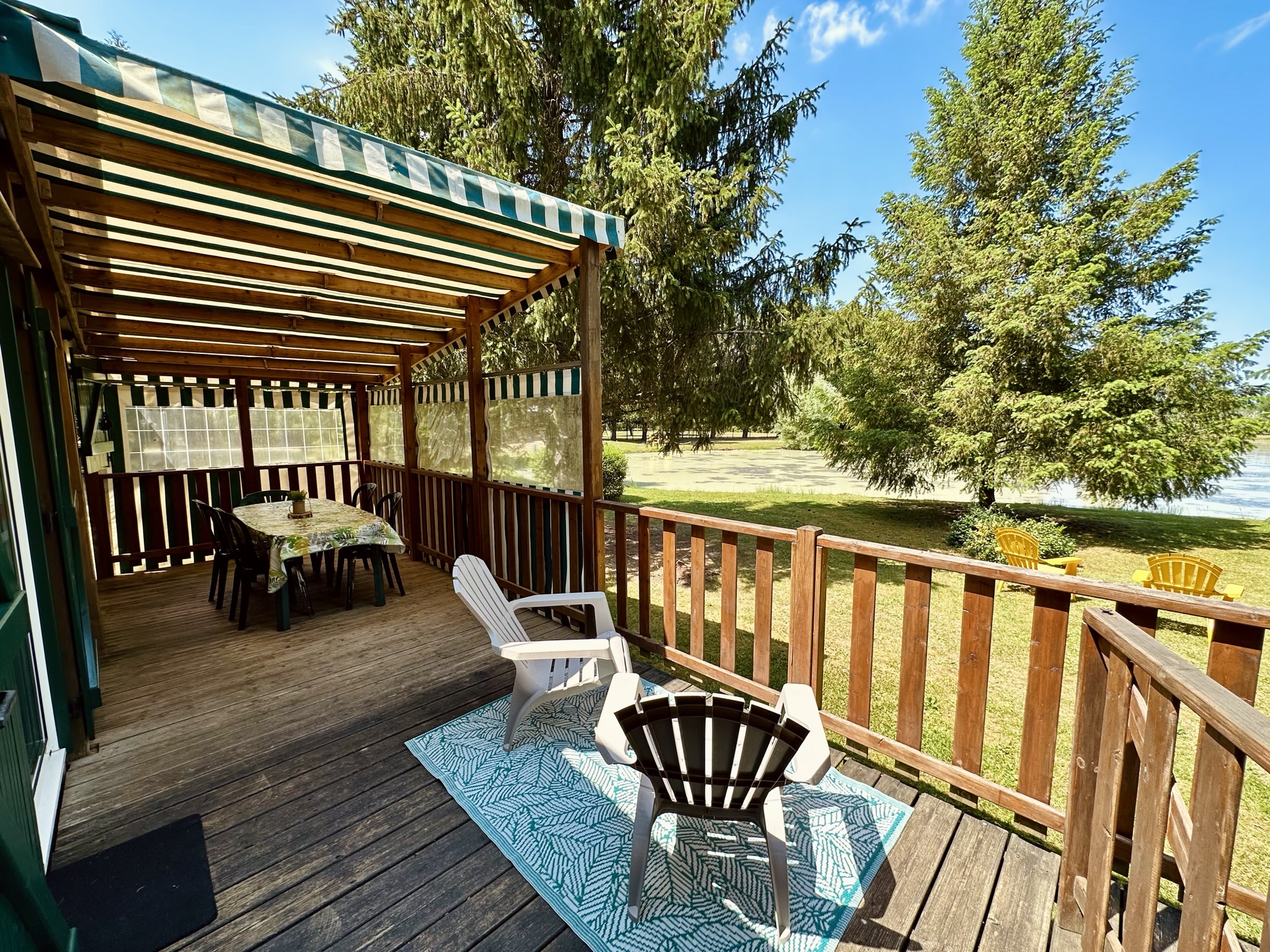 Terrasse chalet La Perche. Crédit photo : L2E/UP