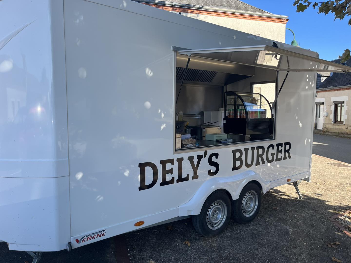 Camion. Crédit photo : Dely's Burger