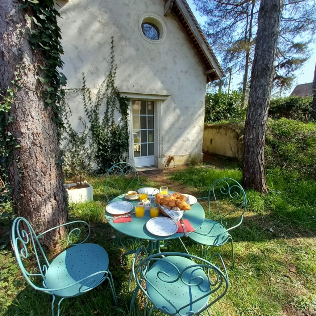 Maisonnette petit dej dehors. Crédit photo : Natacha Crnjanski