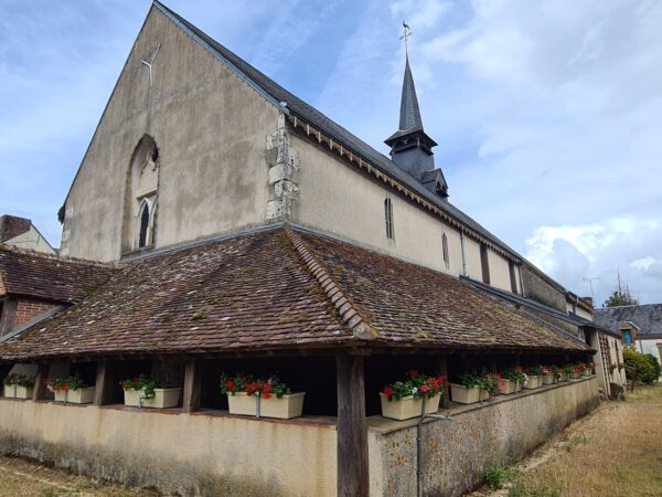 Eglise Guilly. Crédit photo : Belvedère Va de Sully