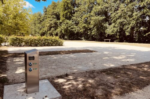 Aire Camping car. Crédit photo : Mairie de Cerdon